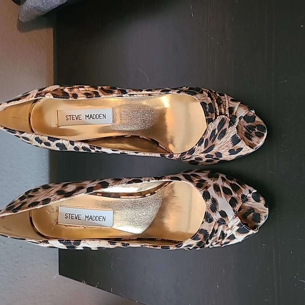 Steve madden animal print heels never worn